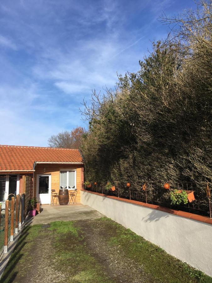 logement paisible à la campagne  Aubarede Extérieur photo